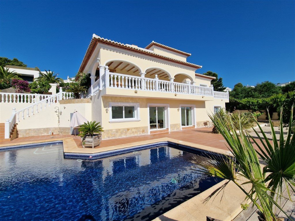 6440MOR Traditionelle spanische Villa zum Verkauf in Moraira