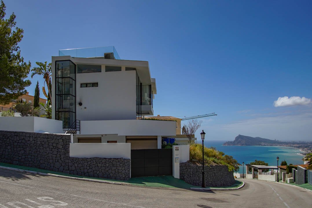 7056ALT Moderne Villa mit Berg- und Meerblick in Altea Hills zu verkaufen
