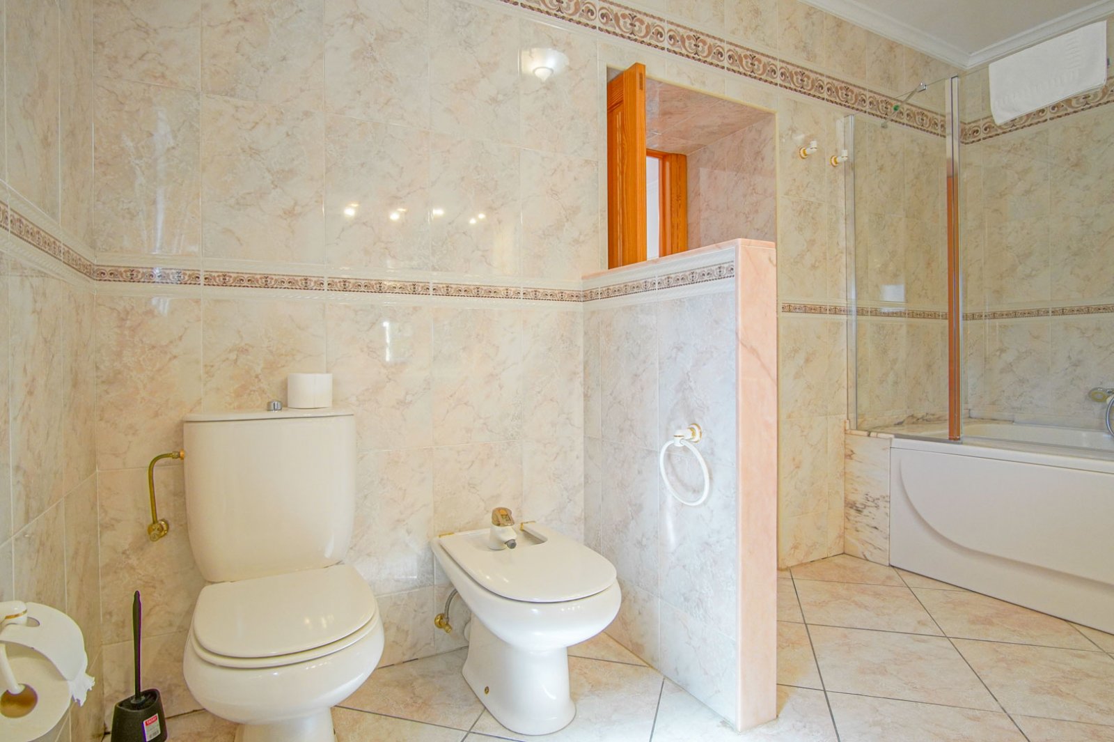 C3XY4422BEN Sehr große Villa mit 3 Gästehäusern auf 11.000 m2 zum Verkauf in Benissa