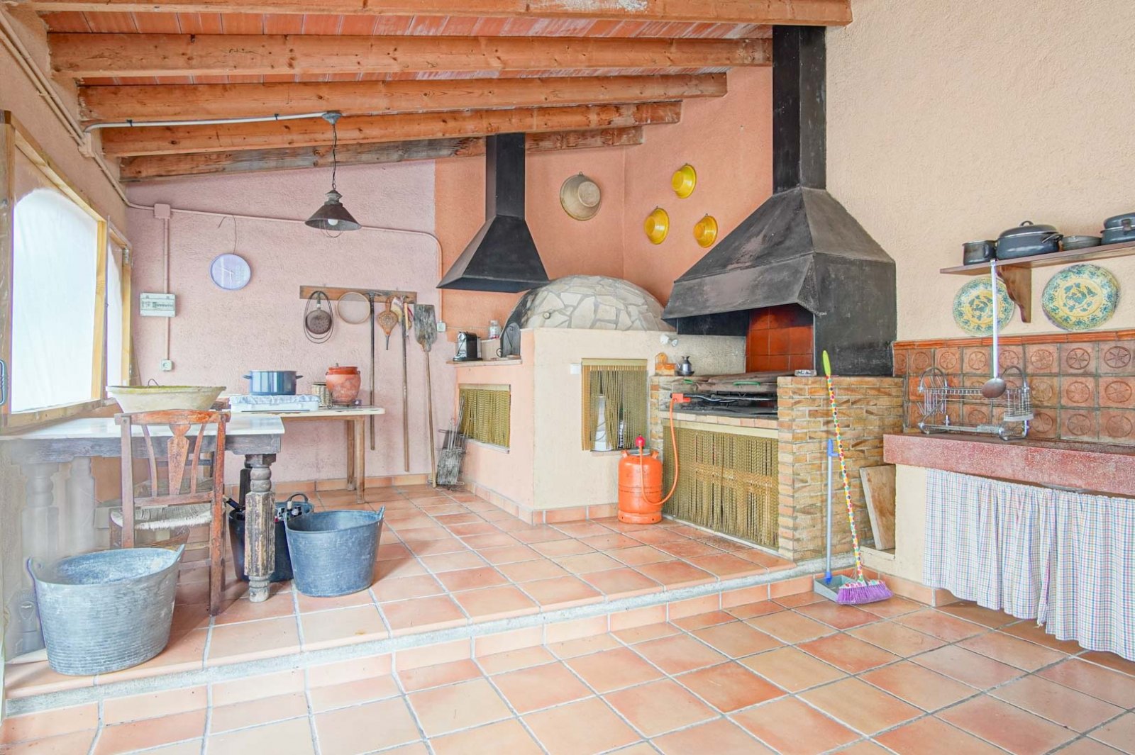 C3XY8197ORB Großer Bauernhof mit viel Land und Stall zum Verkauf in Orba