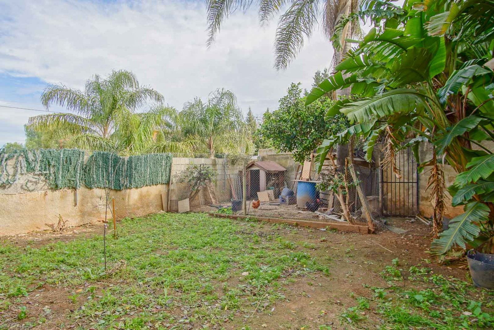 8234DEN Rustikale Villa mit unabhängigen Wohnungen zum Verkauf in Denia, mit Blick auf das Meer, die Berge und die Burg.