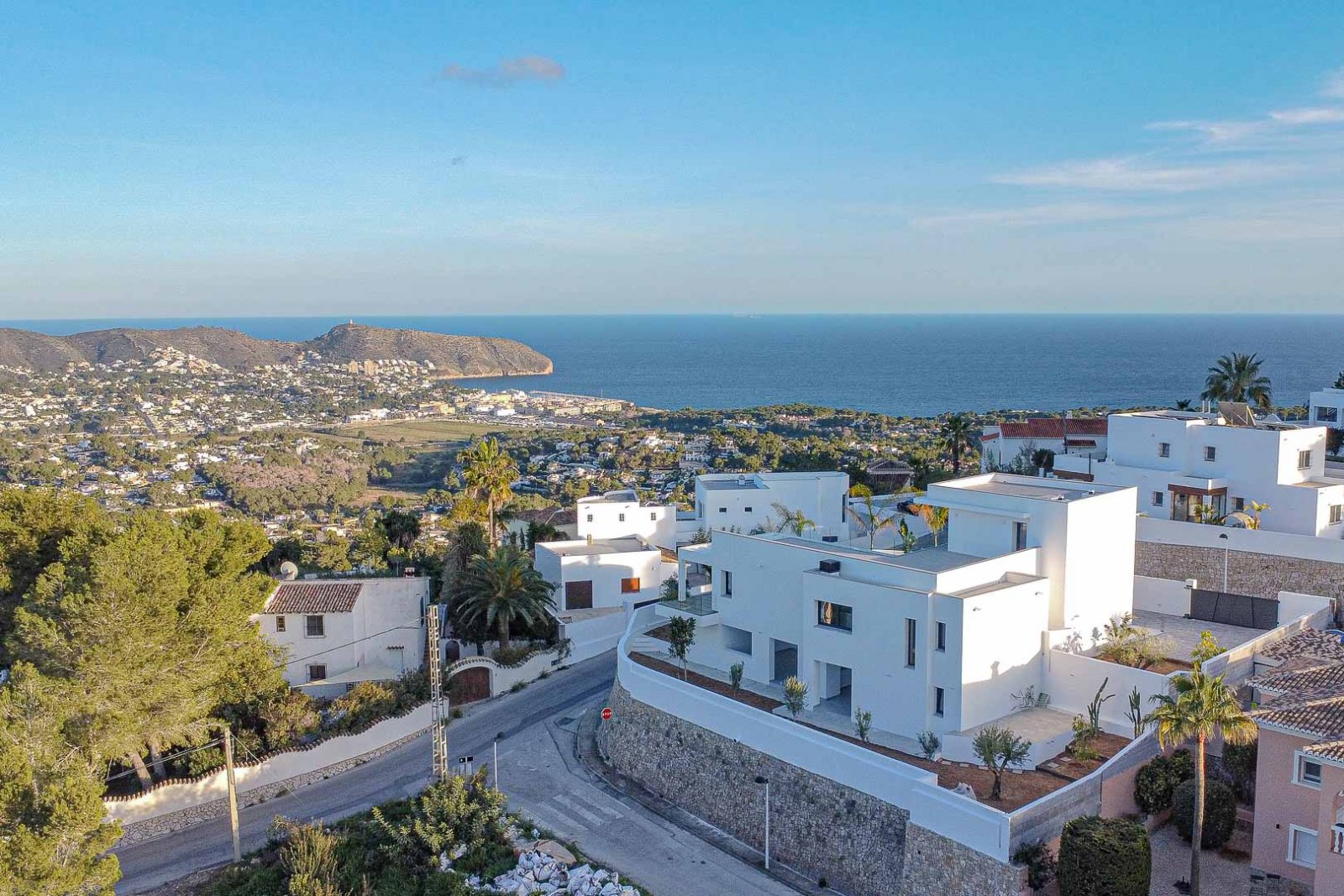 8248MOR Moderne Neubauvilla mit Panoramablick auf das Meer und großer Terrasse, zum Verkauf in Moraira.