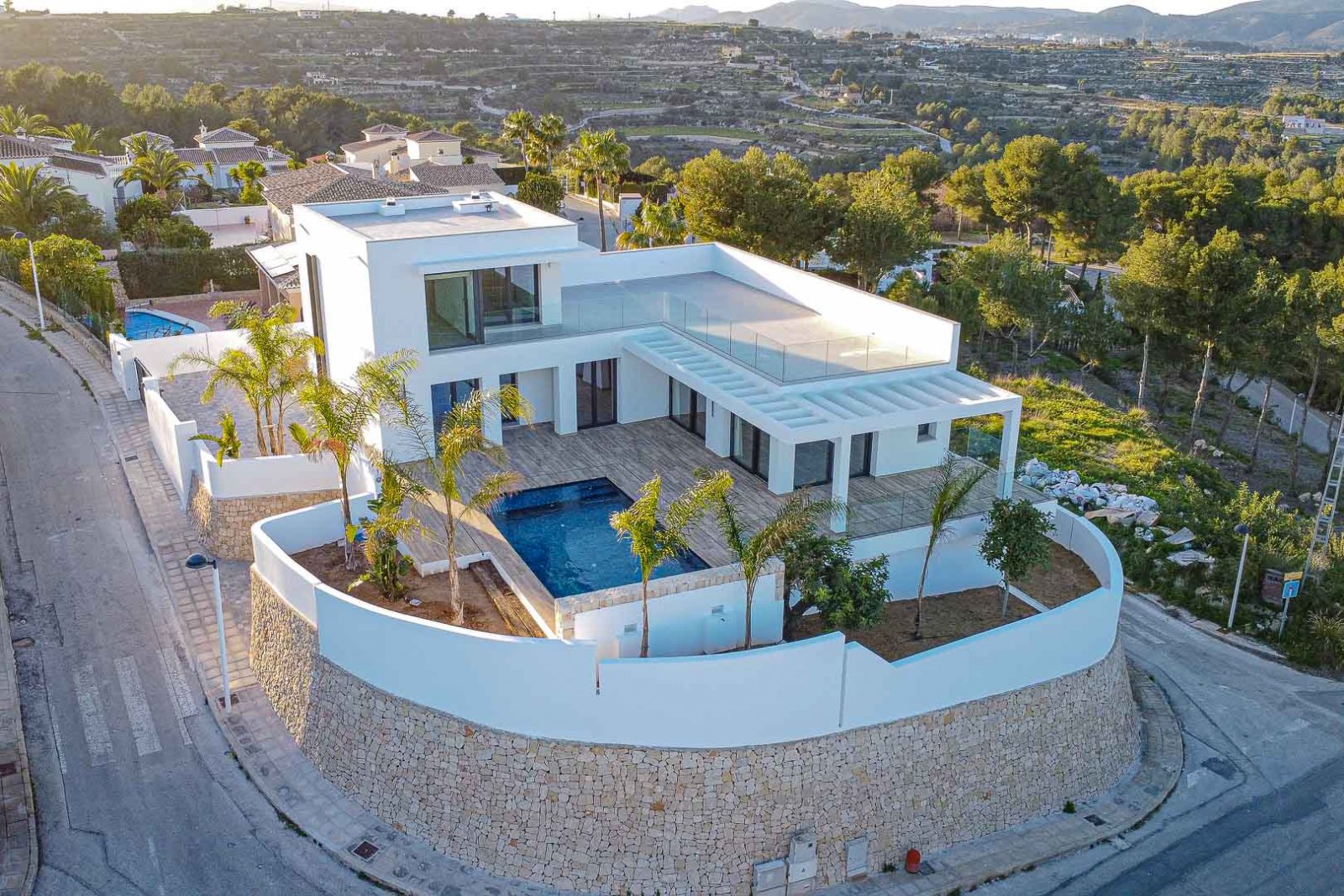 8248MOR Moderne Neubauvilla mit Panoramablick auf das Meer und großer Terrasse, zum Verkauf in Moraira.