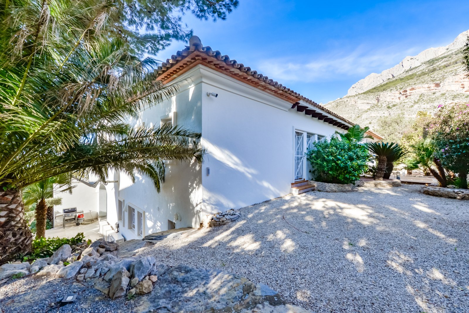 4495ALT Luxuriöse Villa mit Meerblick und geräumigem Gästehaus zum Verkauf in Sierra de Altea4495ALT Luxueuze villa met zeezicht en ruim gastenverblij
