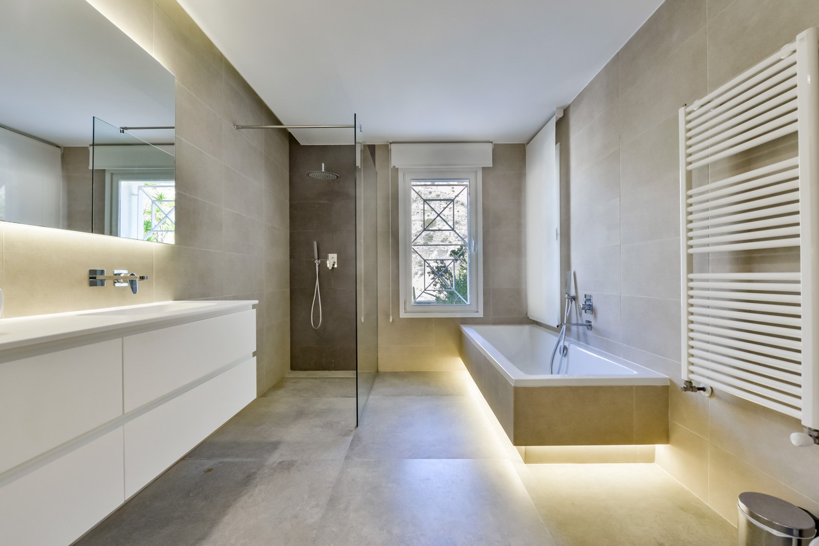 4495ALT Luxuriöse Villa mit Meerblick und geräumigem Gästehaus zum Verkauf in Sierra de Altea4495ALT Luxueuze villa met zeezicht en ruim gastenverblij