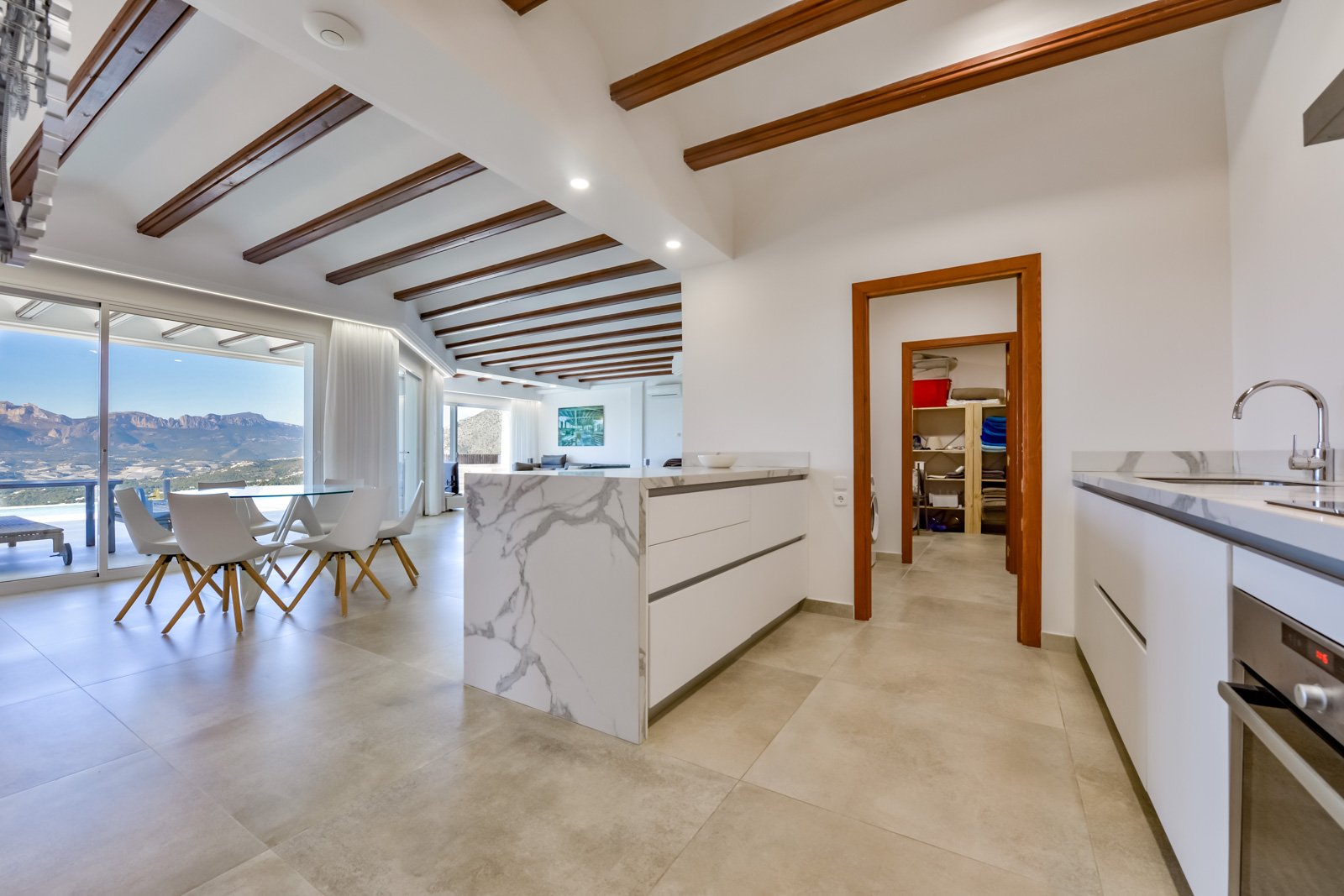 4495ALT Luxuriöse Villa mit Meerblick und geräumigem Gästehaus zum Verkauf in Sierra de Altea4495ALT Luxueuze villa met zeezicht en ruim gastenverblij