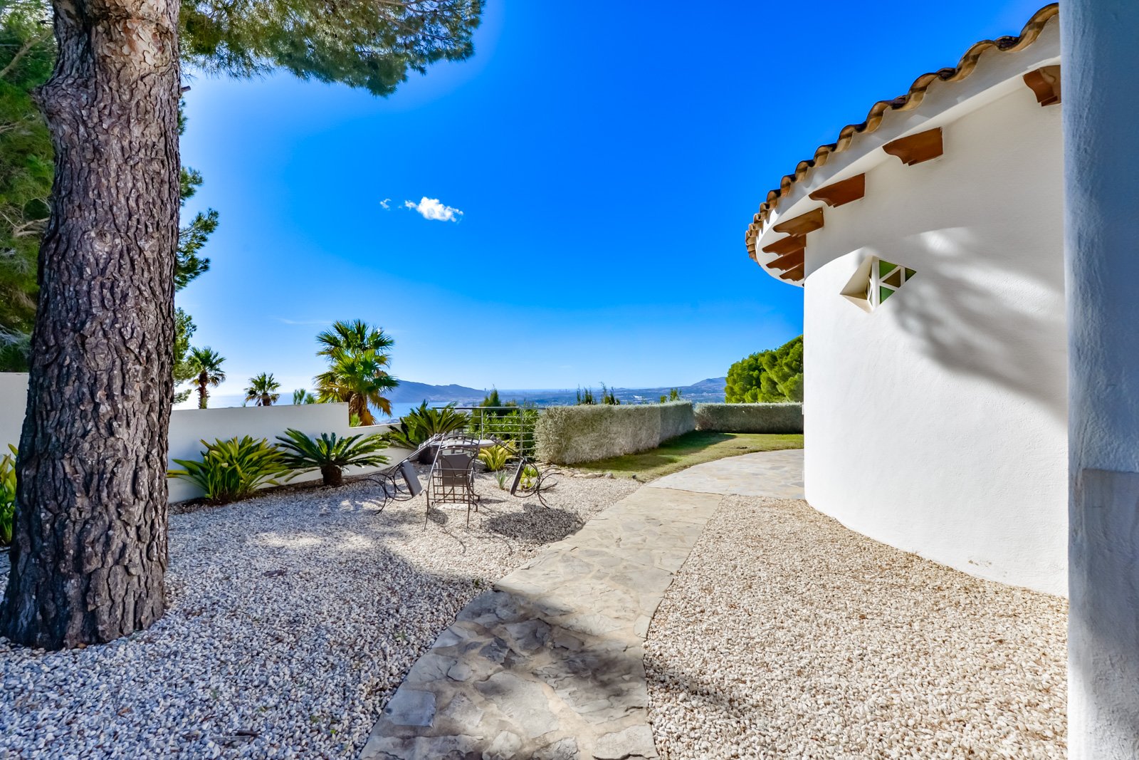 4495ALT Luxuriöse Villa mit Meerblick und geräumigem Gästehaus zum Verkauf in Sierra de Altea4495ALT Luxueuze villa met zeezicht en ruim gastenverblij