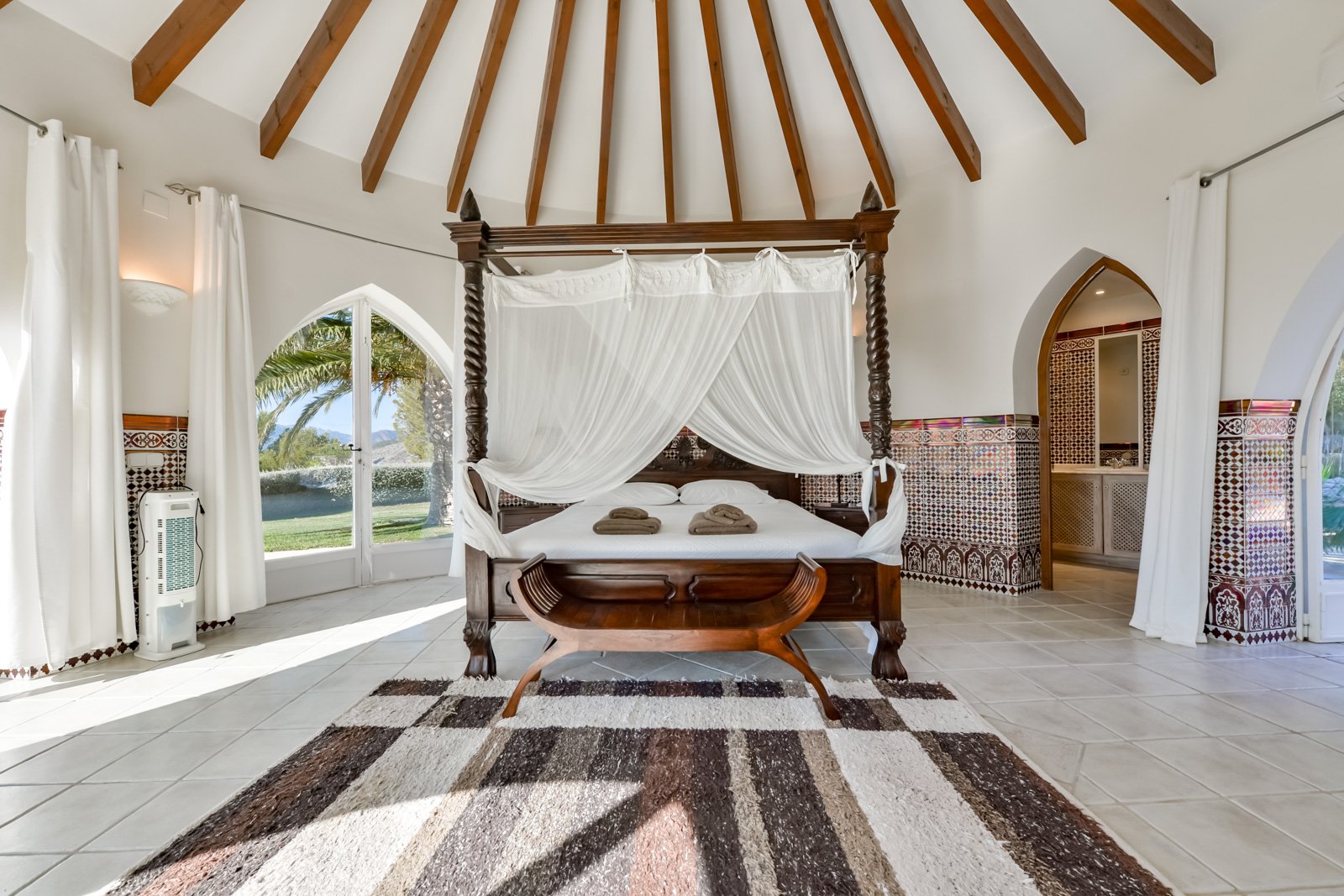 4495ALT Luxuriöse Villa mit Meerblick und geräumigem Gästehaus zum Verkauf in Sierra de Altea4495ALT Luxueuze villa met zeezicht en ruim gastenverblij