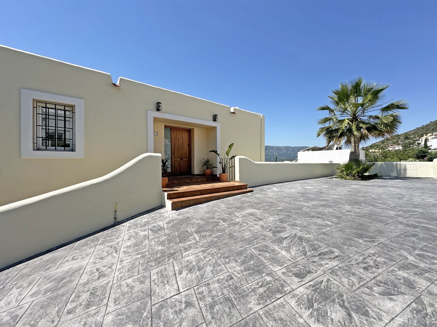 C4XY4536JAL Renovierte Villa zum Verkauf mit Panoramablick auf das Tal im Valle del Paraíso