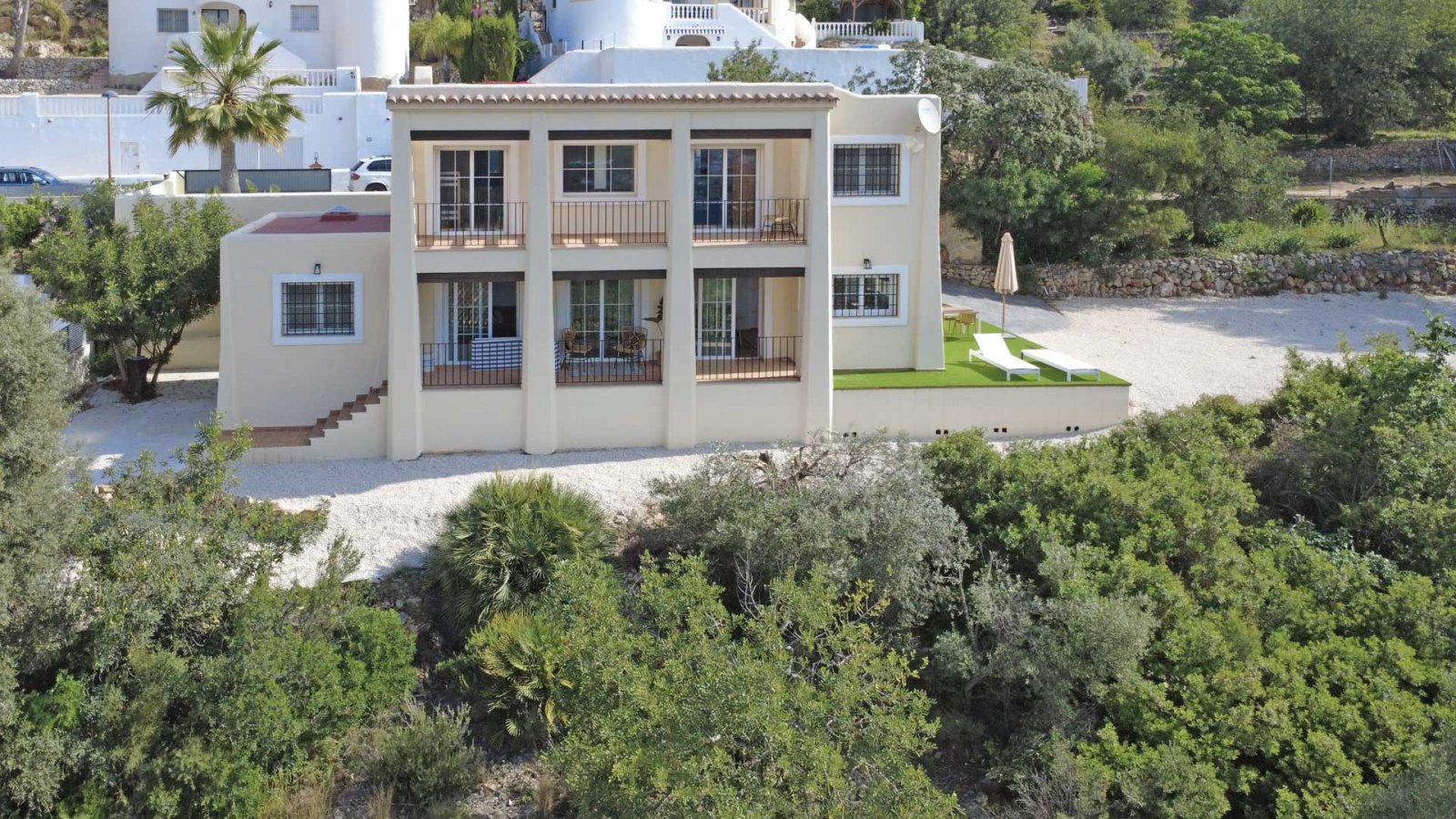 C4XY4536JAL Renovierte Villa zum Verkauf mit Panoramablick auf das Tal im Valle del Paraíso