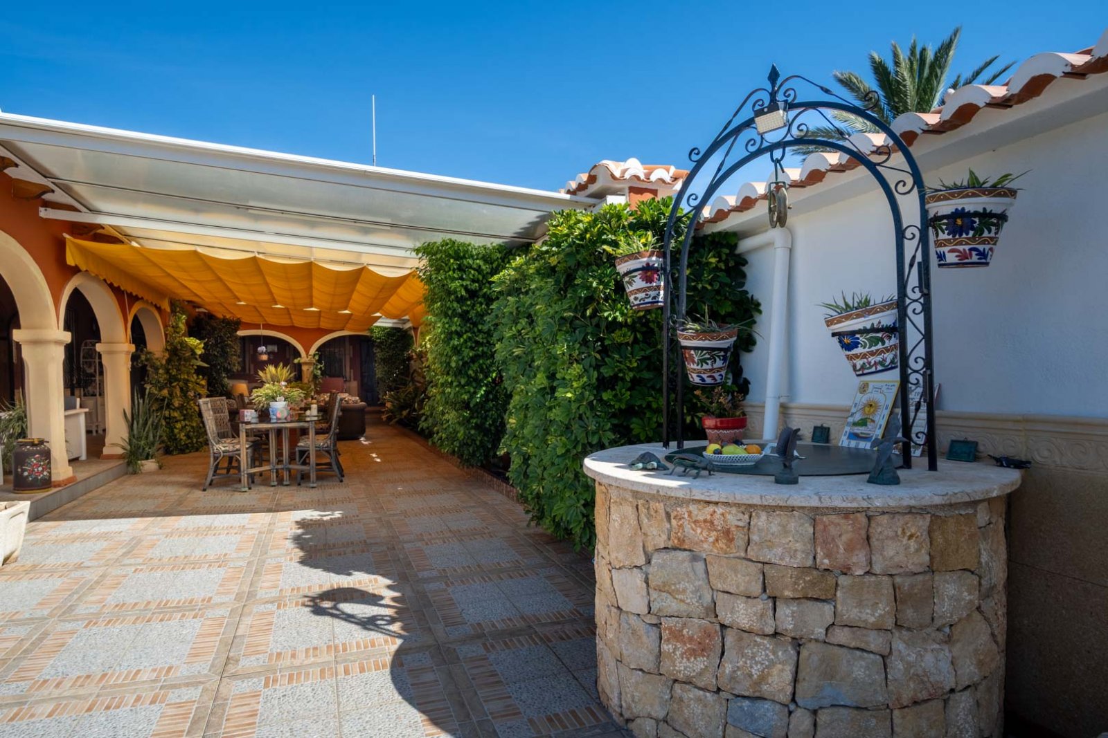 8291DEN Doppelhaushälfte zum Verkauf in La Pedrera, Dénia, nur einen Steinwurf vom Zentrum entfernt.