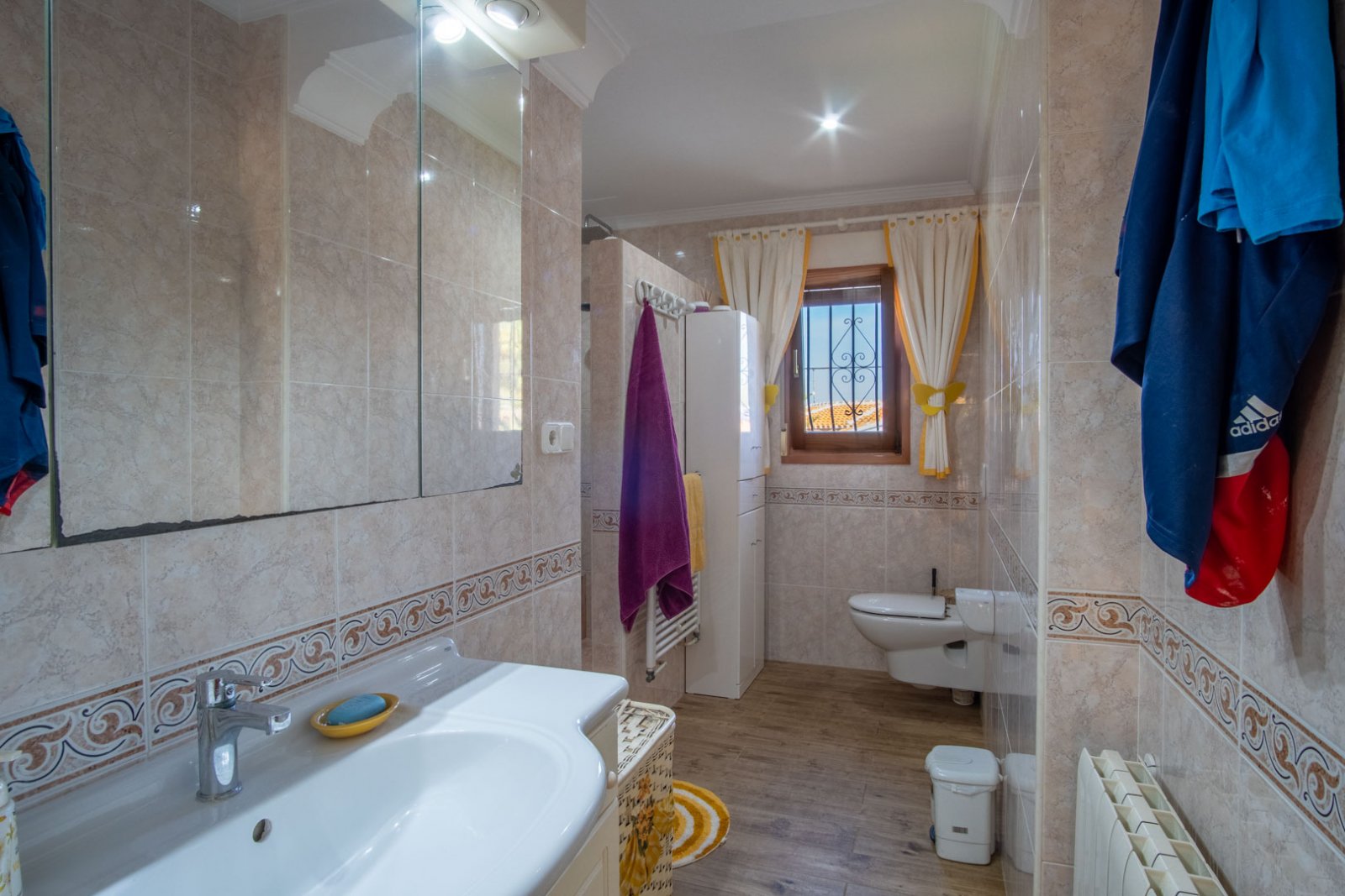 8291DEN Doppelhaushälfte zum Verkauf in La Pedrera, Dénia, nur einen Steinwurf vom Zentrum entfernt.