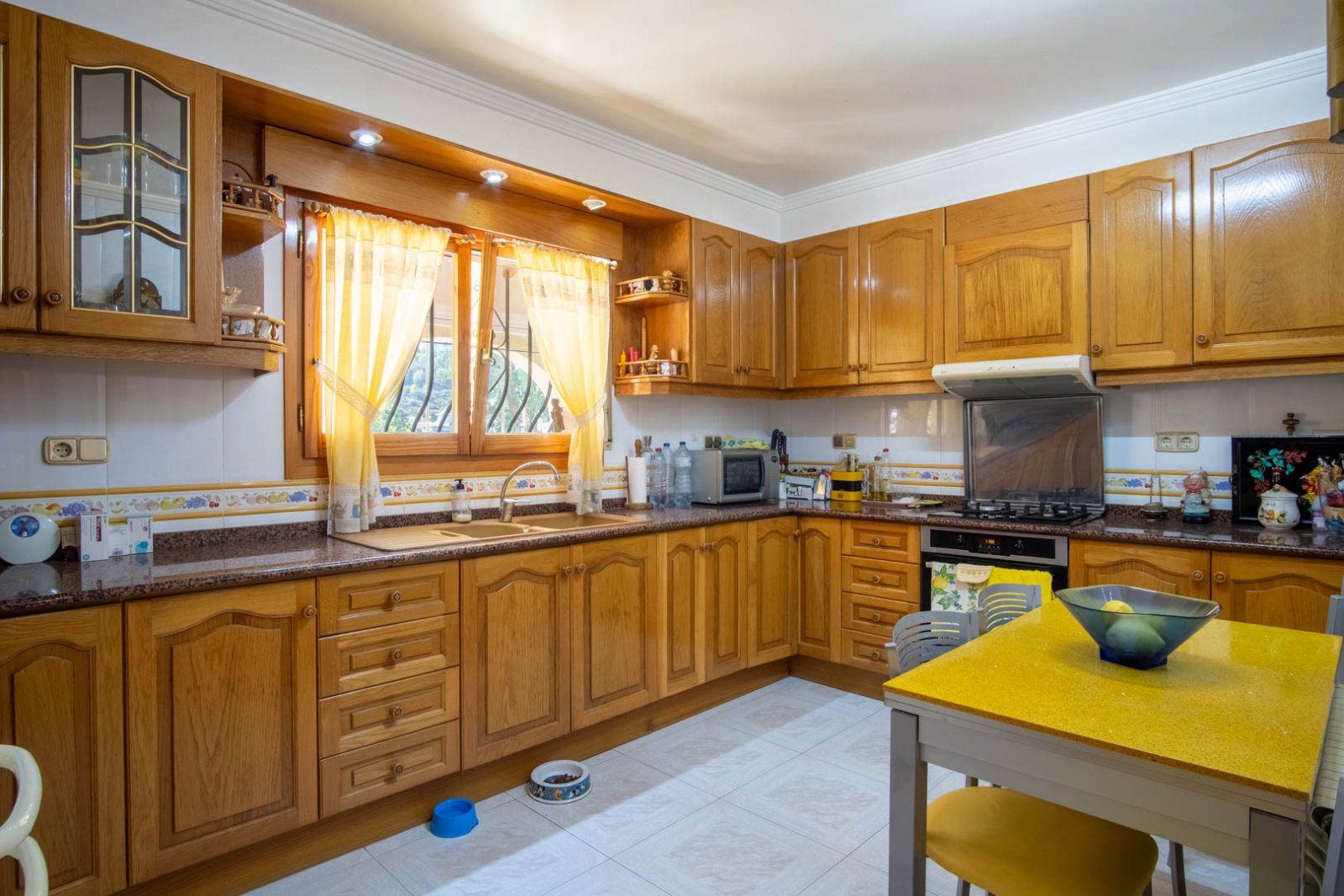 8291DEN Doppelhaushälfte zum Verkauf in La Pedrera, Dénia, nur einen Steinwurf vom Zentrum entfernt.