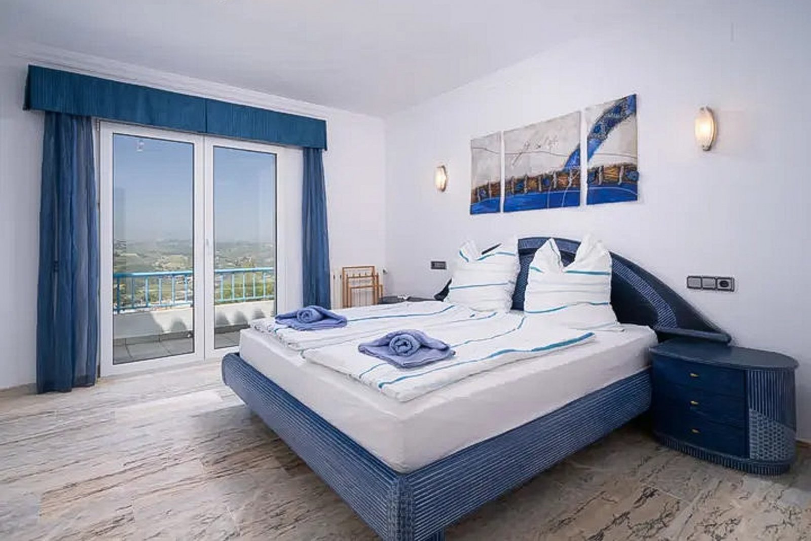 9001MOR Villa mit Pool und Meerblick in Moraira zu verkaufen.