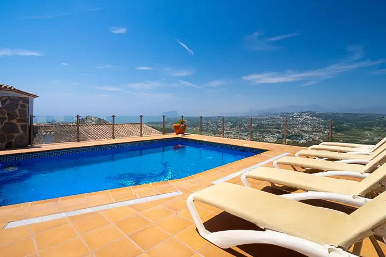 9001MOR Villa mit Pool und Meerblick in Moraira zu verkaufen.