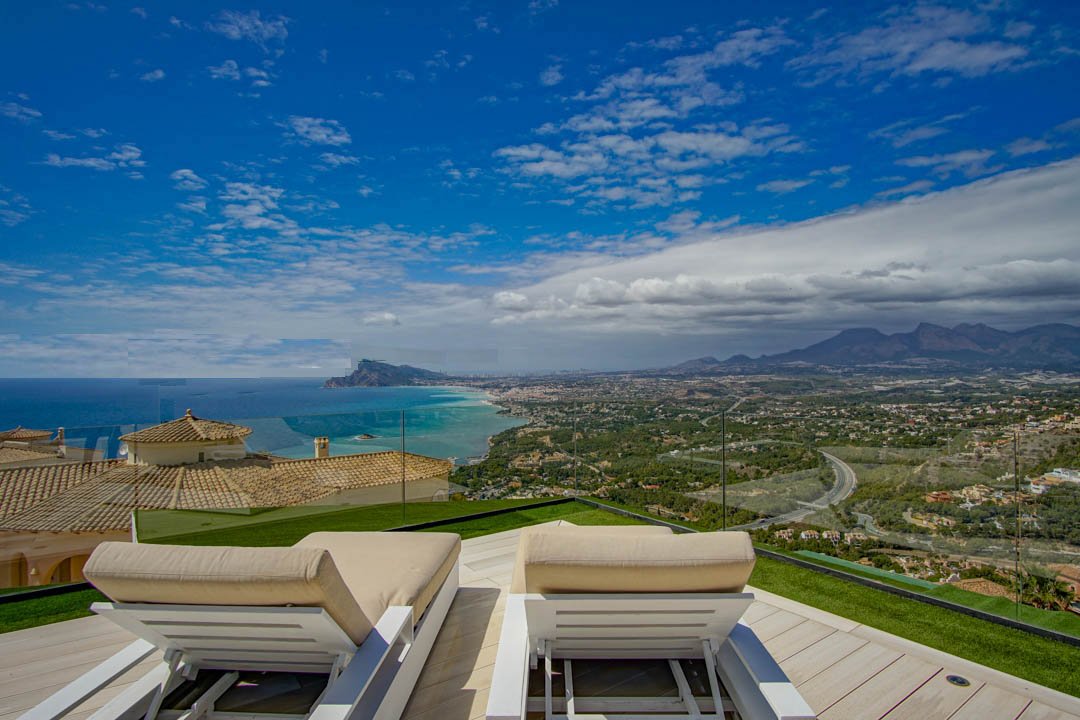 7056ALT Moderne Villa mit Berg- und Meerblick in Altea Hills zu verkaufen
