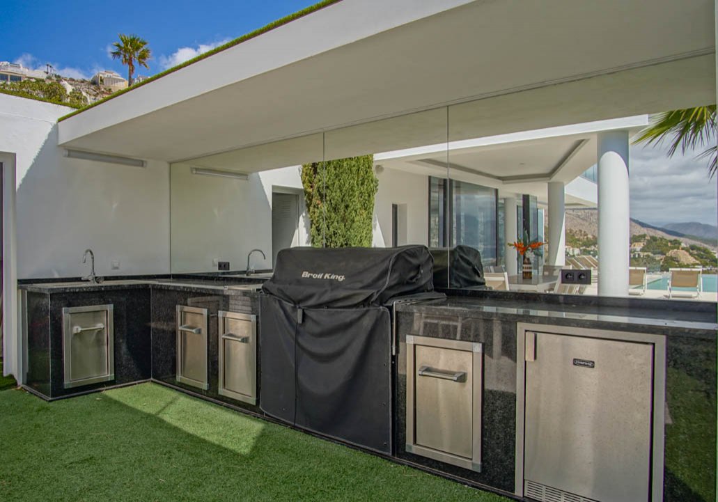 7056ALT Moderne Villa mit Berg- und Meerblick in Altea Hills zu verkaufen