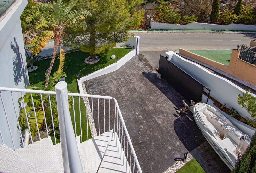 7056ALT Moderne Villa mit Berg- und Meerblick in Altea Hills zu verkaufen