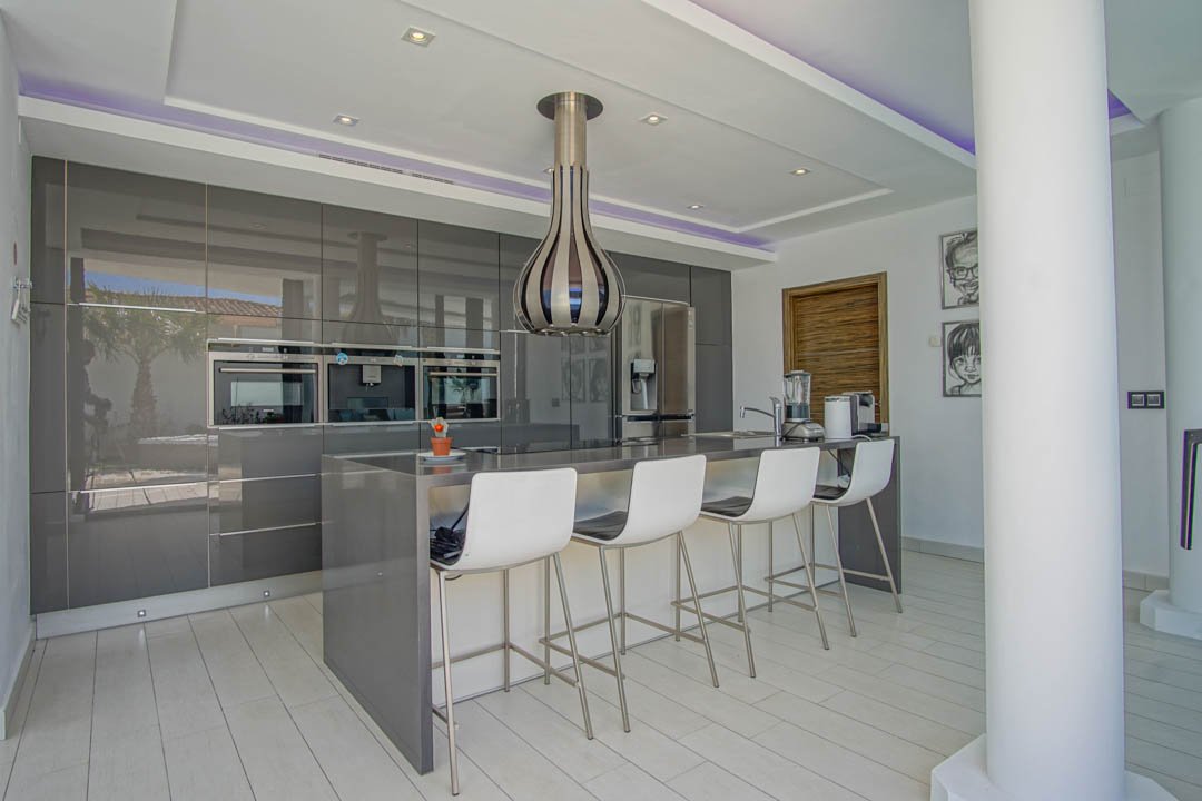 7056ALT Moderne Villa mit Berg- und Meerblick in Altea Hills zu verkaufen