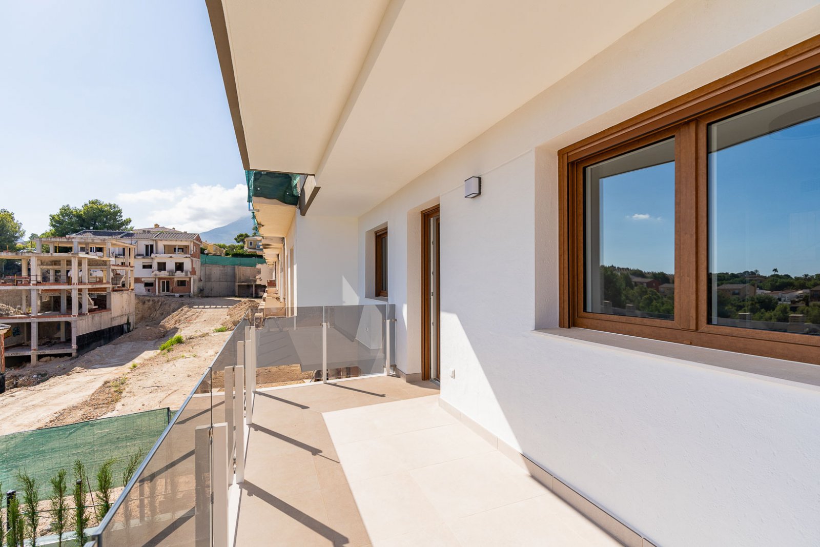 8237NUC Neubau-Doppelhaushälften mit Panoramablick auf das Meer zum Verkauf in La Nucía.