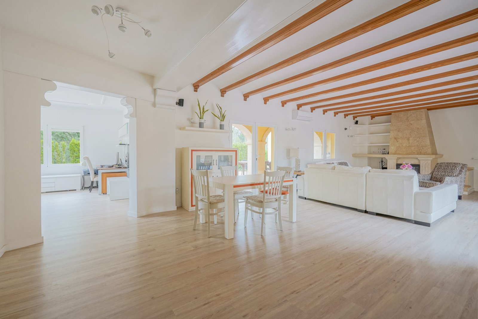 4523GAT Geräumige Villa auf großem Grundstück zum Verkauf in Gata de Gorgos