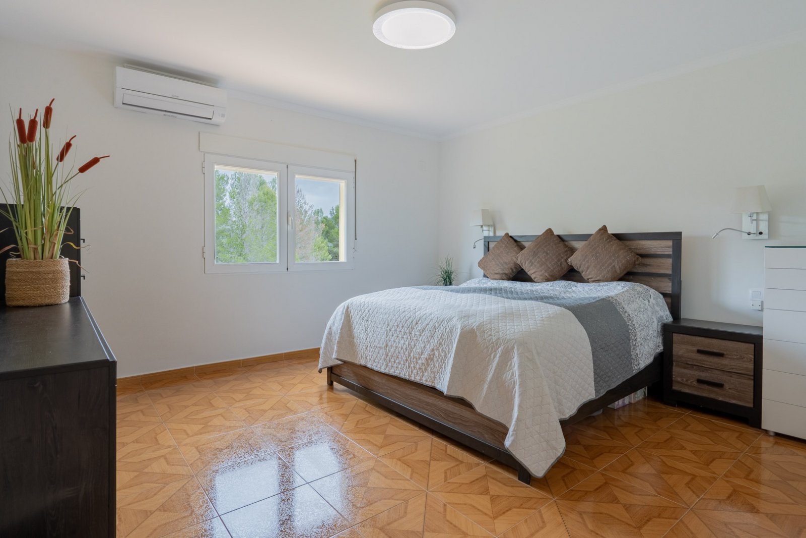 4523GAT Geräumige Villa auf großem Grundstück zum Verkauf in Gata de Gorgos