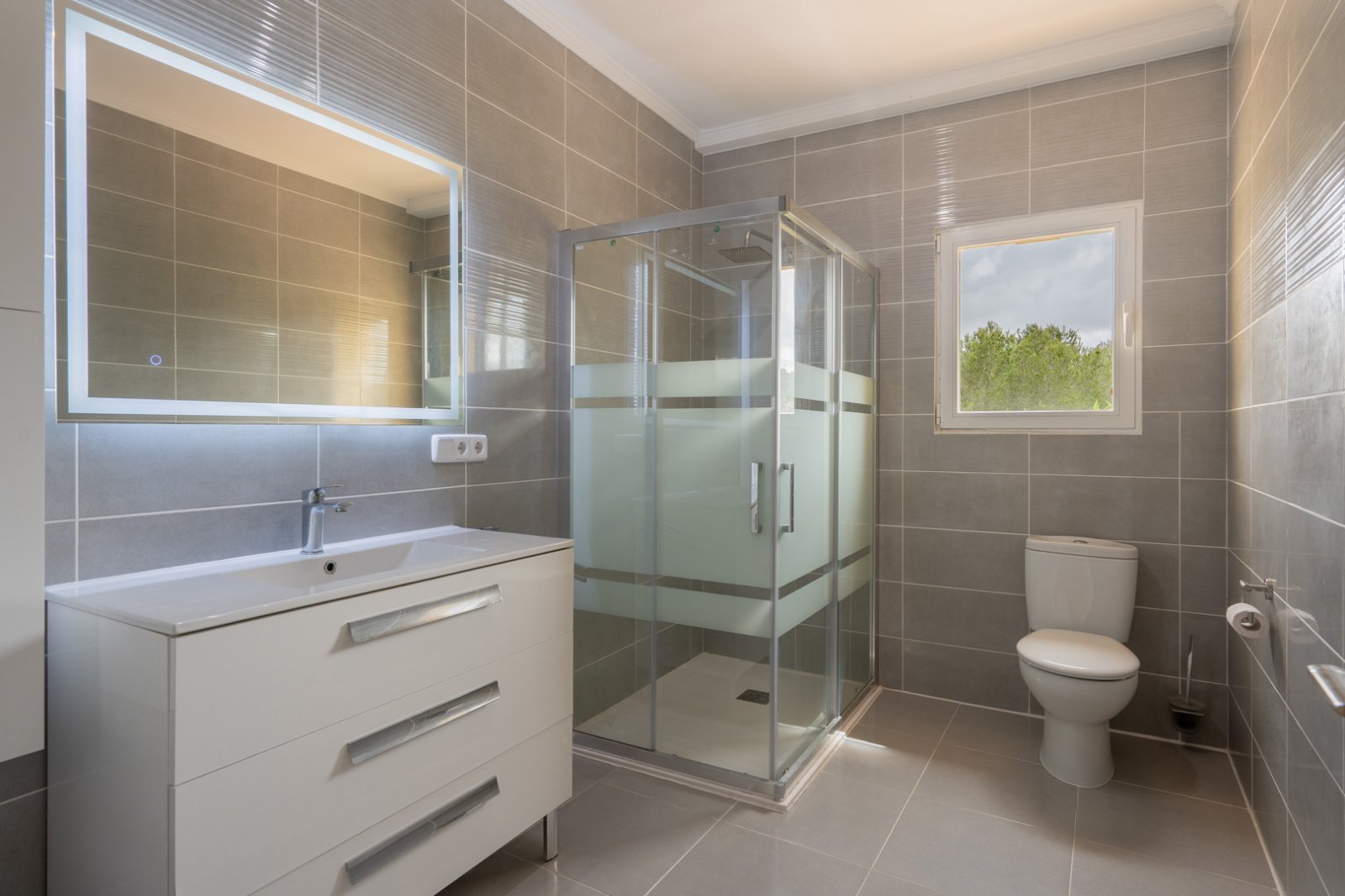 4523GAT Geräumige Villa auf großem Grundstück zum Verkauf in Gata de Gorgos