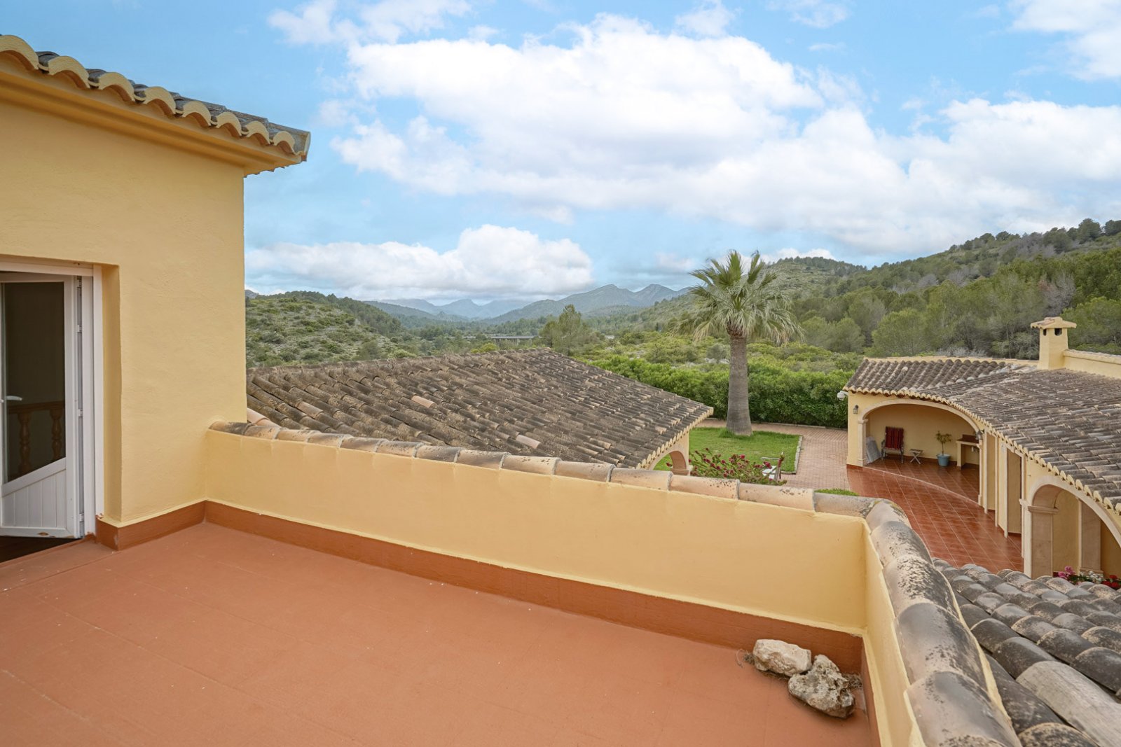 4523GAT Geräumige Villa auf großem Grundstück zum Verkauf in Gata de Gorgos