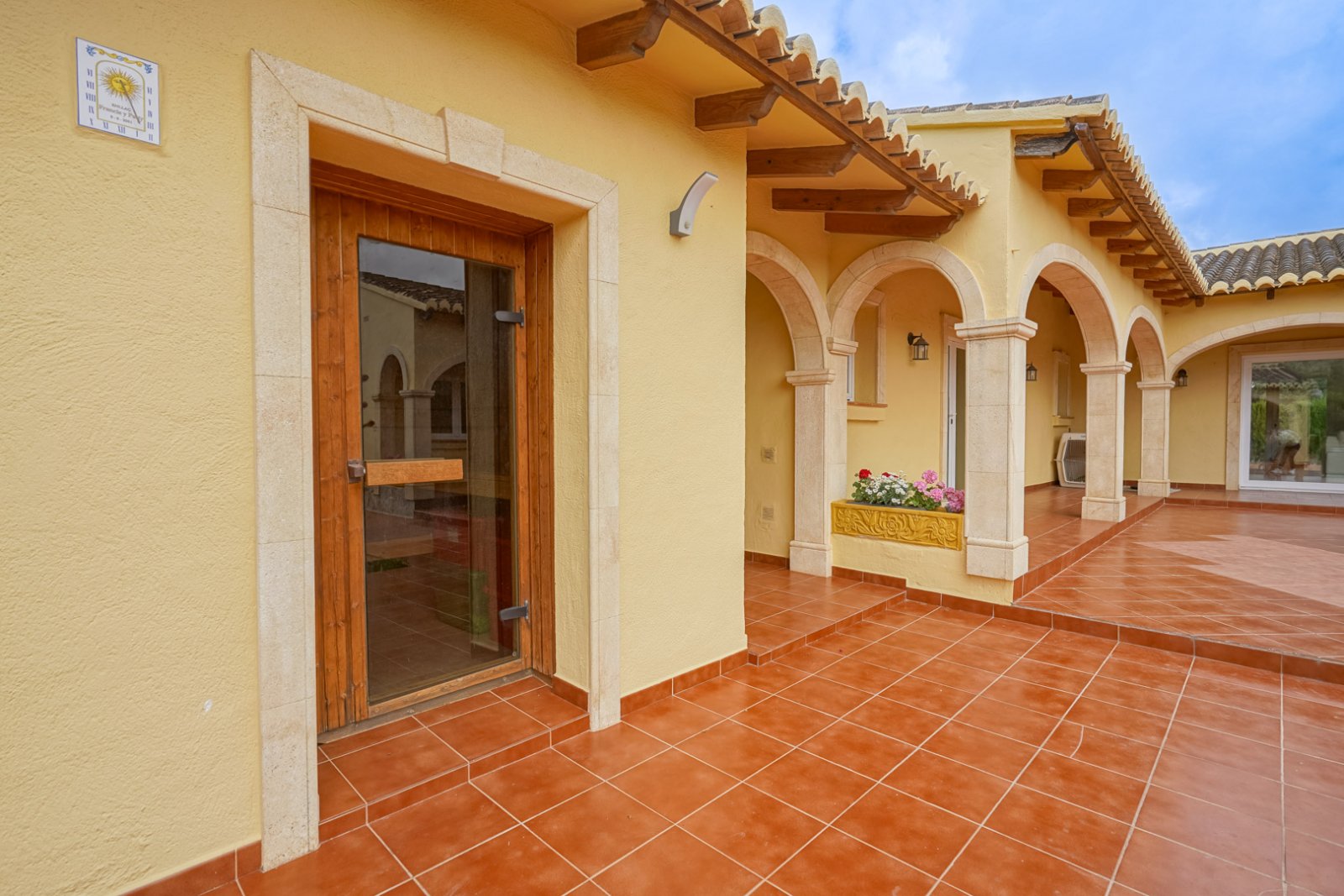 4523GAT Geräumige Villa auf großem Grundstück zum Verkauf in Gata de Gorgos