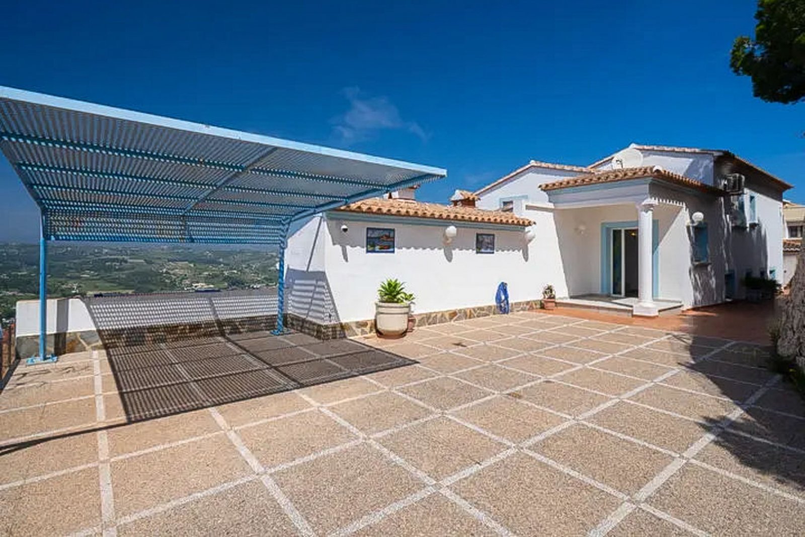 9001MOR Villa mit Pool und Meerblick in Moraira zu verkaufen.