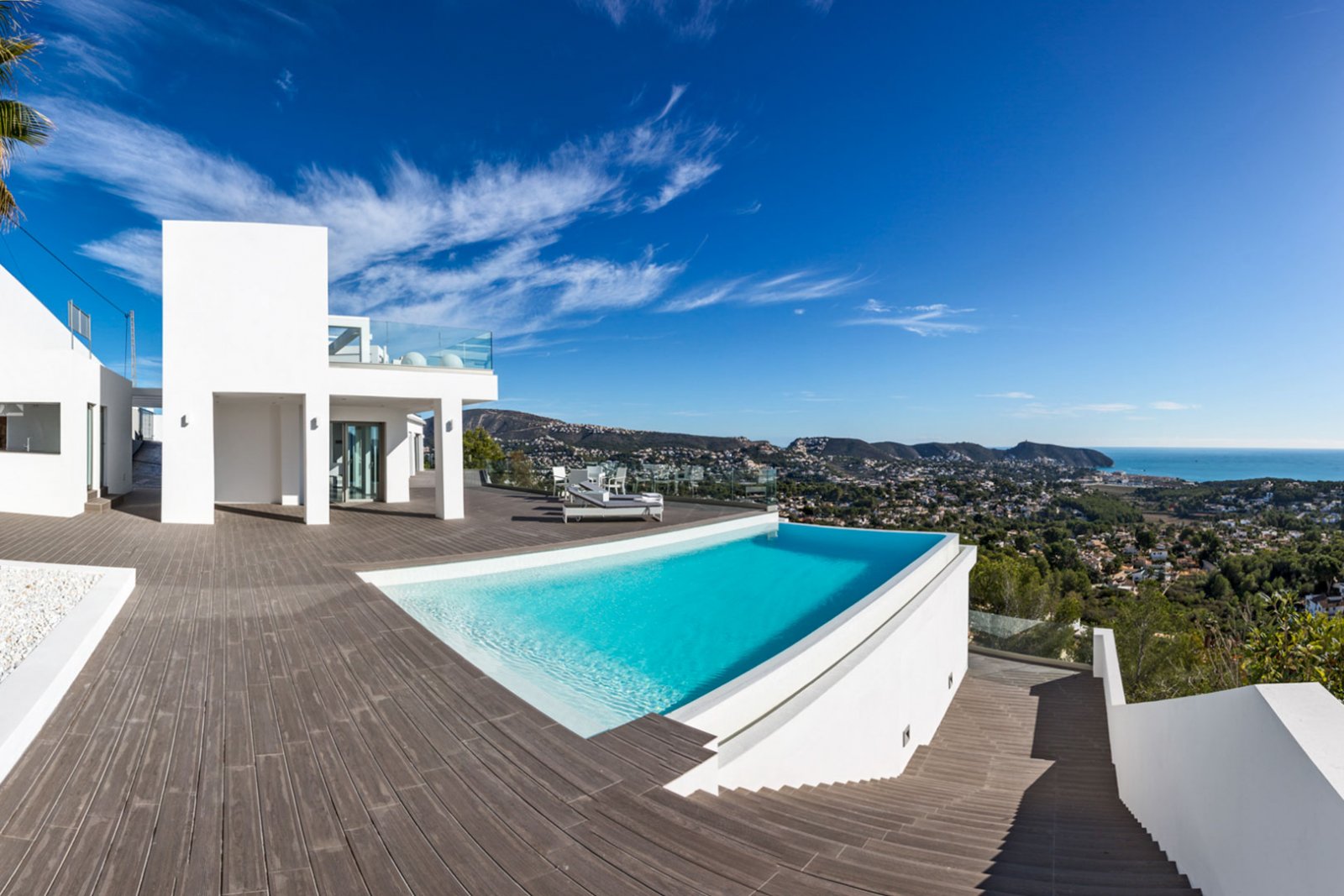 9002MOR Moderne Villa mit Panoramablick auf das Meer in Moraira zu verkaufen.