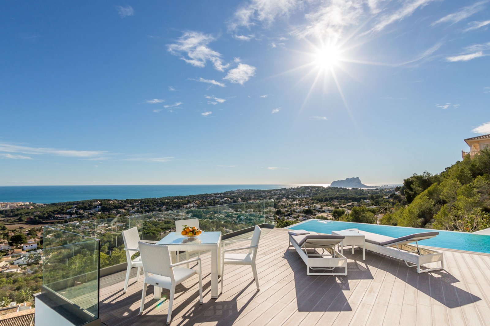 9002MOR Moderne Villa mit Panoramablick auf das Meer in Moraira zu verkaufen.