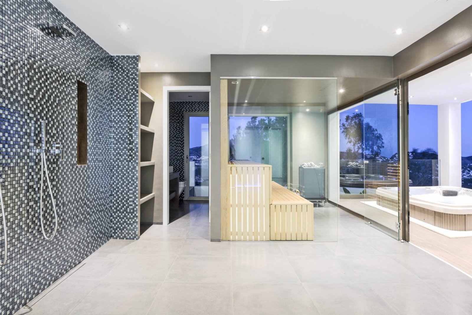 9002MOR Moderne Villa mit Panoramablick auf das Meer in Moraira zu verkaufen.