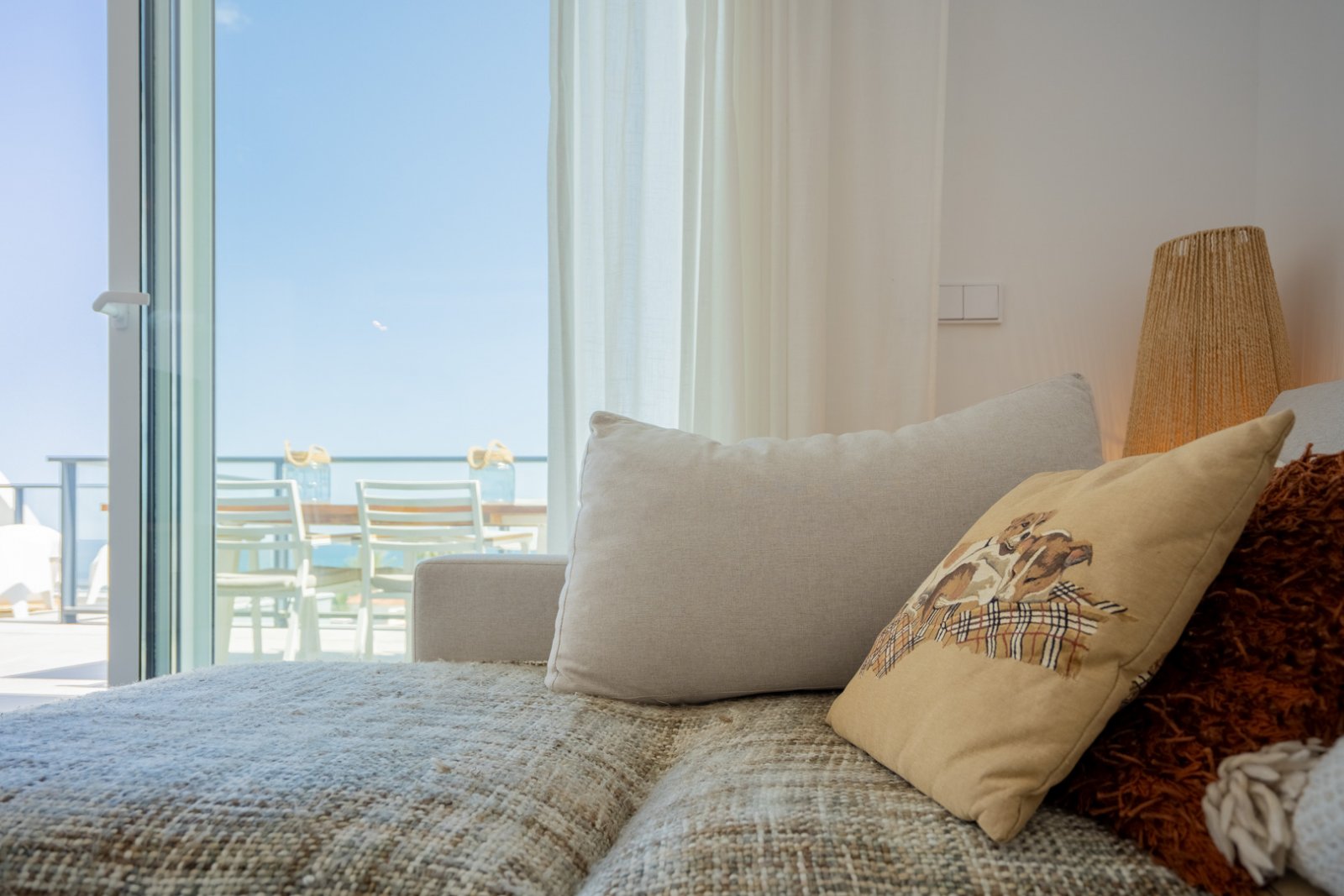 4502DEN Fantastisches modernes Penthouse direkt am Strand zu verkaufen in Denia