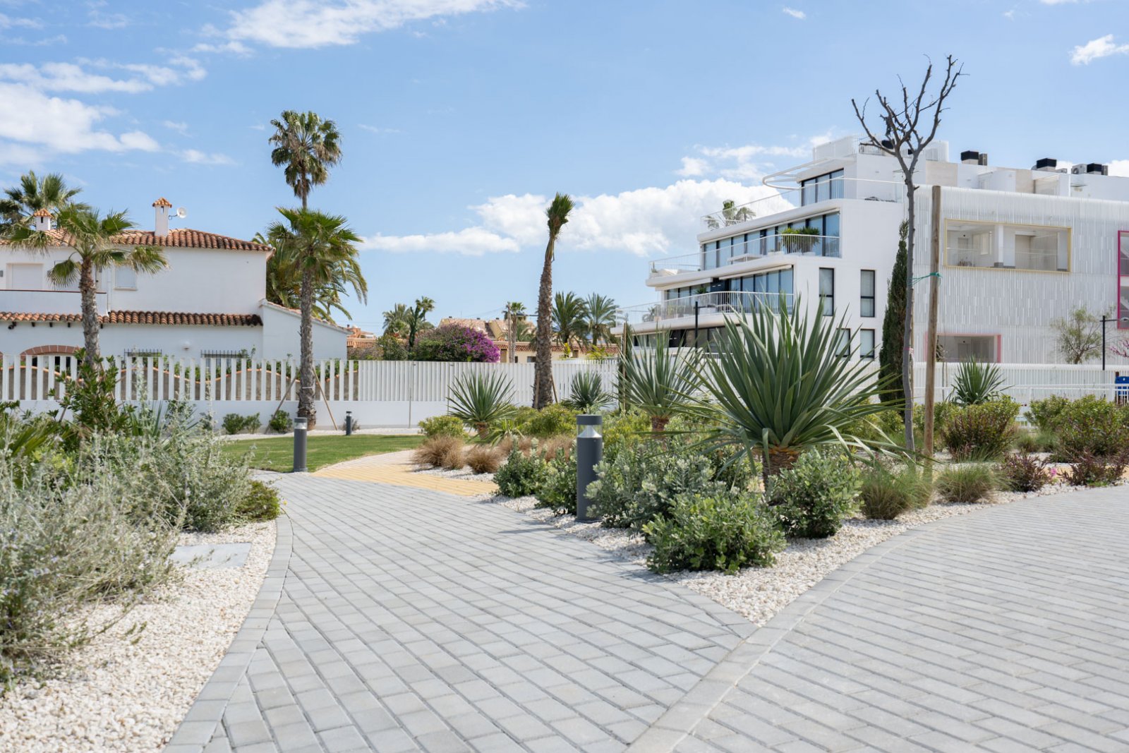 4502DEN Fantastisches modernes Penthouse direkt am Strand zu verkaufen in Denia
