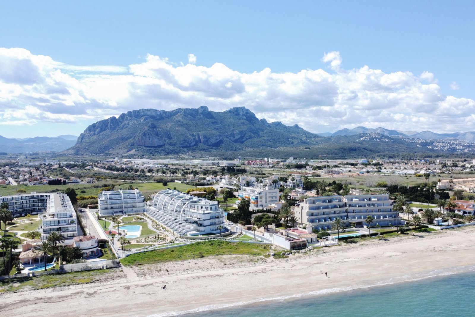 4502DEN Fantastisches modernes Penthouse direkt am Strand zu verkaufen in Denia