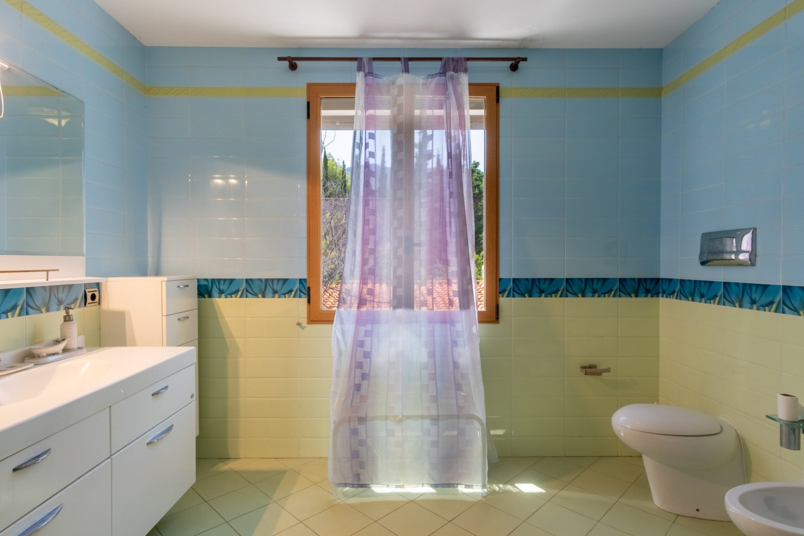 C4XY8285DEN Villa mit Meerblick, Gästeapartment und großem Grundstück zu verkaufen in Las Rotas, Denia.