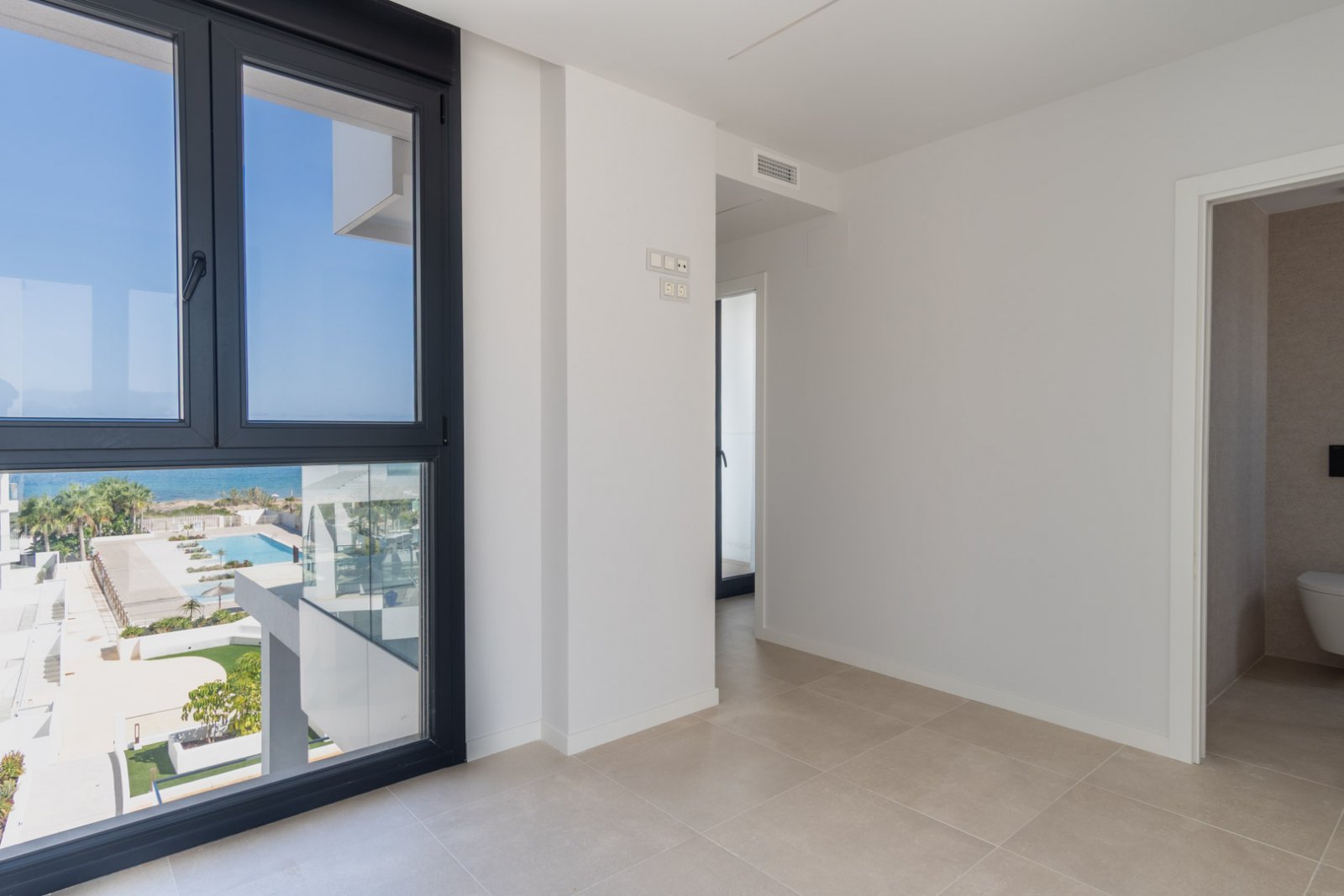 8297DEN Penthouse mit großer Terrasse, in erster Linie mit Meer- und Bergblick, zu verkaufen in Denia.