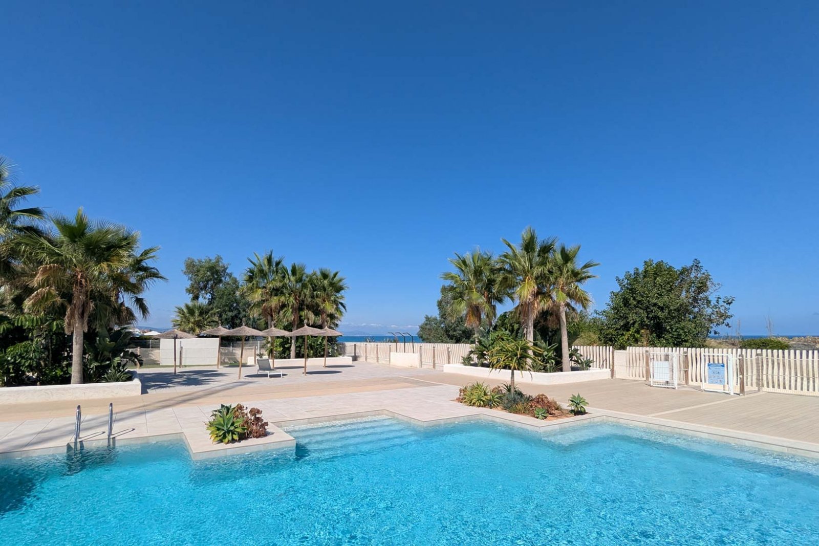 8297DEN Penthouse mit großer Terrasse, in erster Linie mit Meer- und Bergblick, zu verkaufen in Denia.