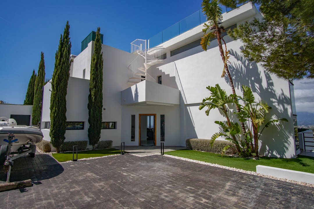 7056ALT Moderne Villa mit Berg- und Meerblick in Altea Hills zu verkaufen