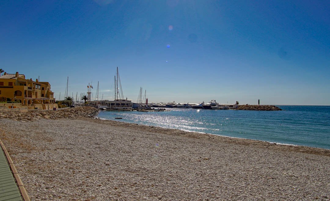 7056ALT Moderne Villa mit Berg- und Meerblick in Altea Hills zu verkaufen