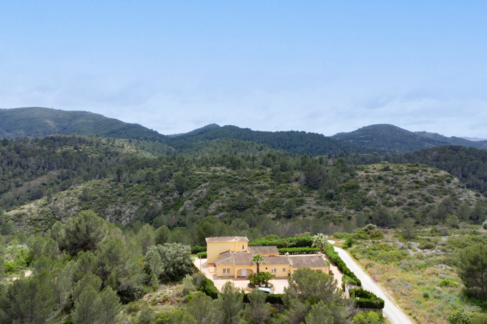 4523GAT Geräumige Villa auf großem Grundstück zum Verkauf in Gata de Gorgos