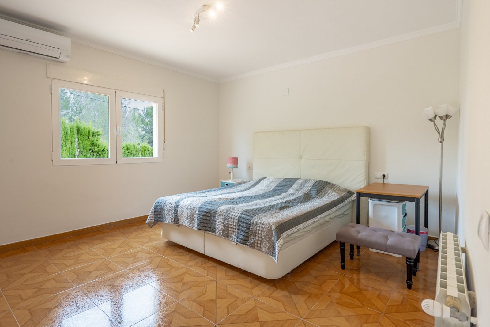 4523GAT Geräumige Villa auf großem Grundstück zum Verkauf in Gata de Gorgos