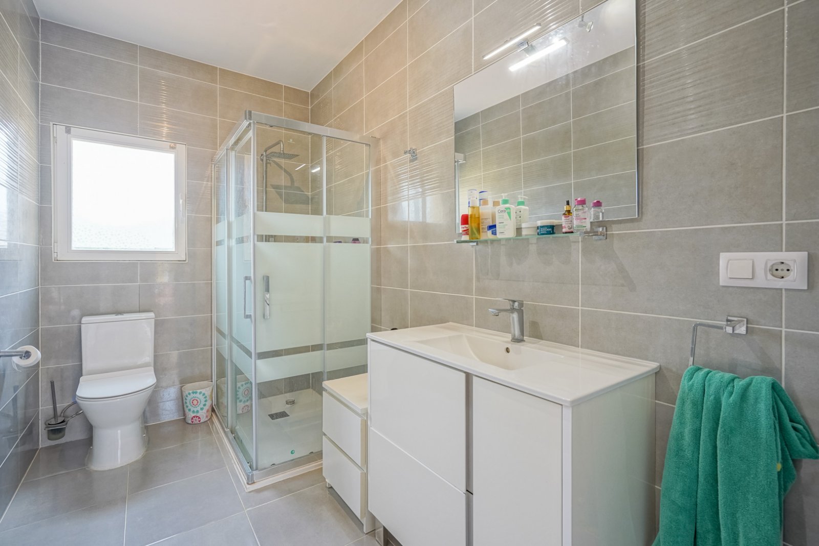 4523GAT Geräumige Villa auf großem Grundstück zum Verkauf in Gata de Gorgos