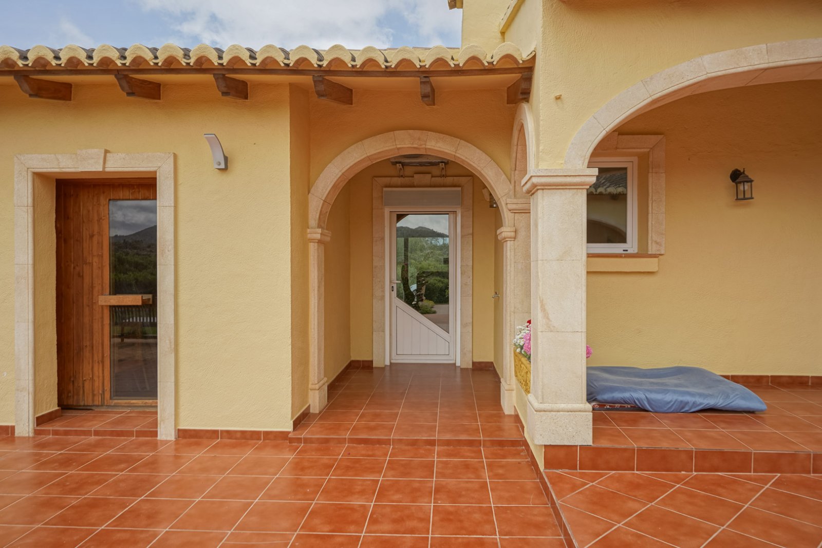 4523GAT Geräumige Villa auf großem Grundstück zum Verkauf in Gata de Gorgos