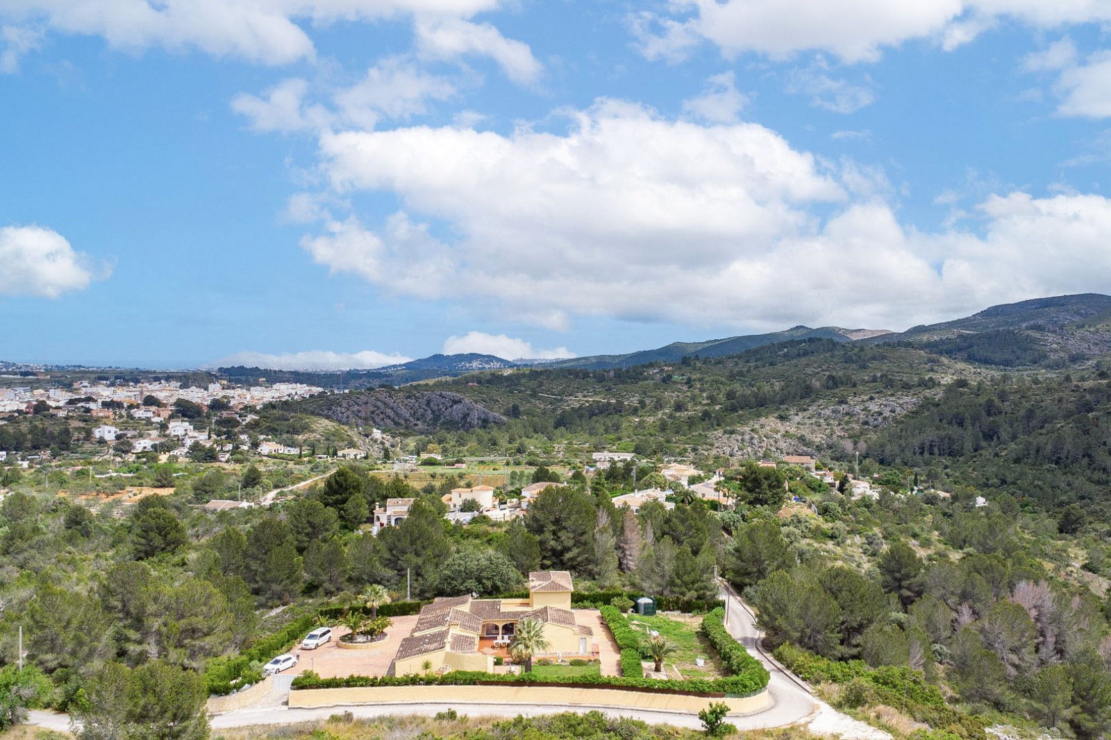 4523GAT Geräumige Villa auf großem Grundstück zum Verkauf in Gata de Gorgos