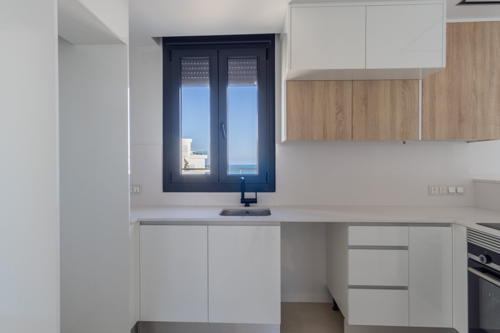 8297DEN Penthouse mit großer Terrasse, in erster Linie mit Meer- und Bergblick, zu verkaufen in Denia.