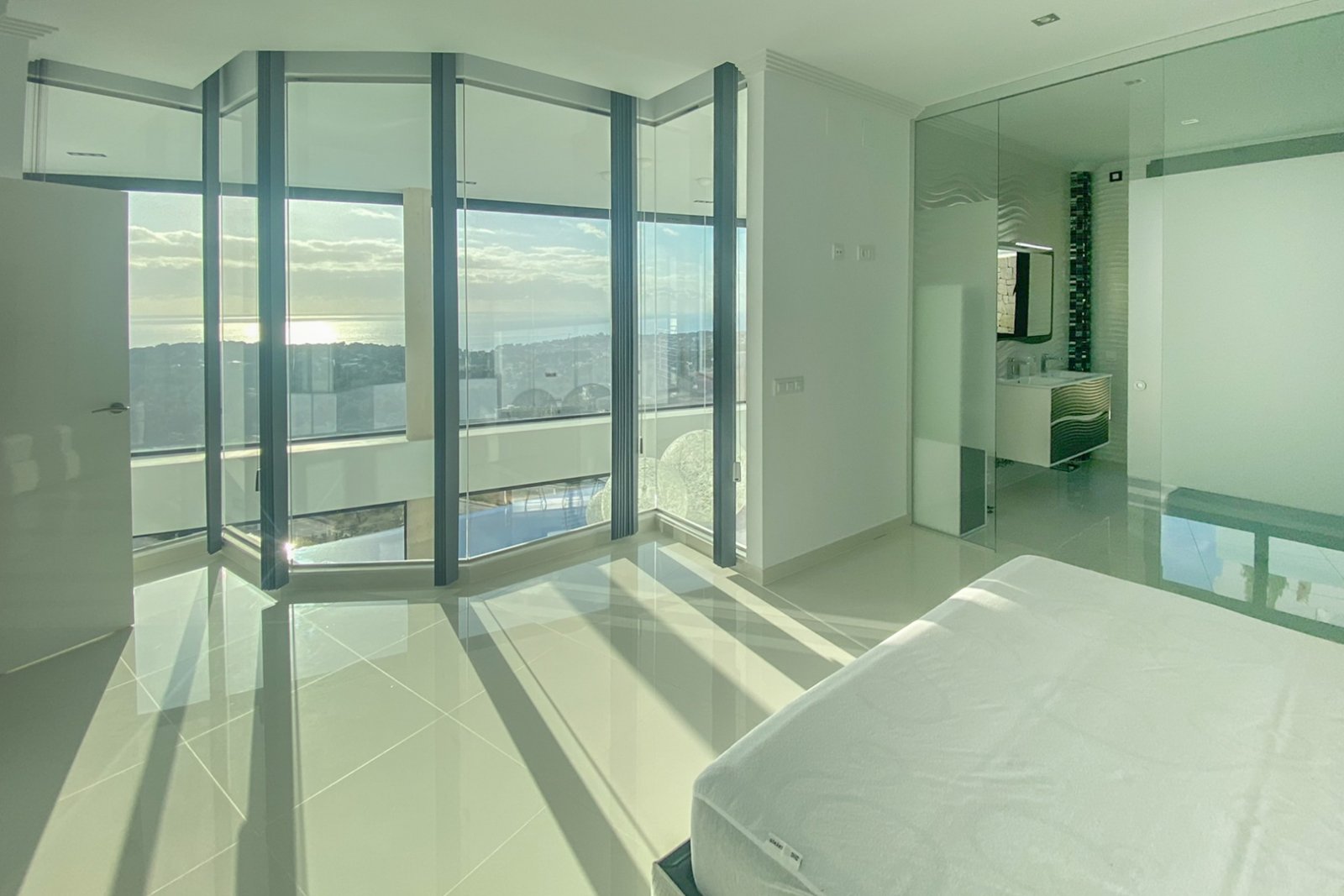 4442BEN Moderne Villa mit atemberaubendem Meerblick in Benissa zu verkaufen