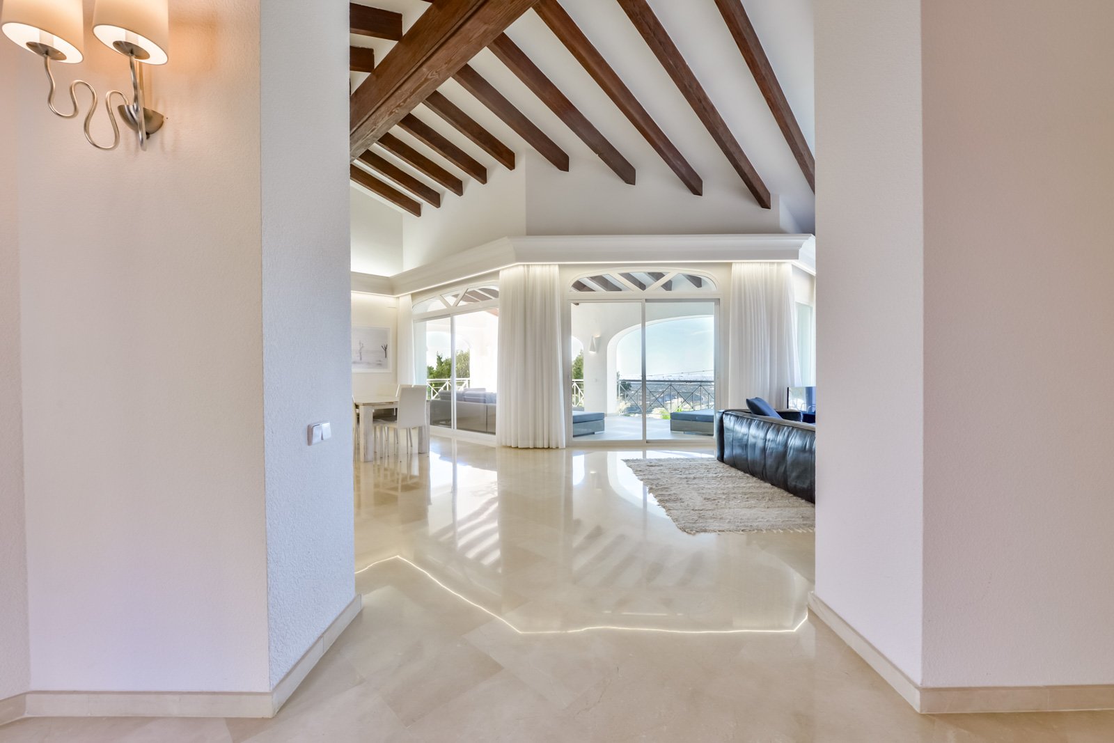 4495ALT Luxuriöse Villa mit Meerblick und geräumigem Gästehaus zum Verkauf in Sierra de Altea4495ALT Luxueuze villa met zeezicht en ruim gastenverblij