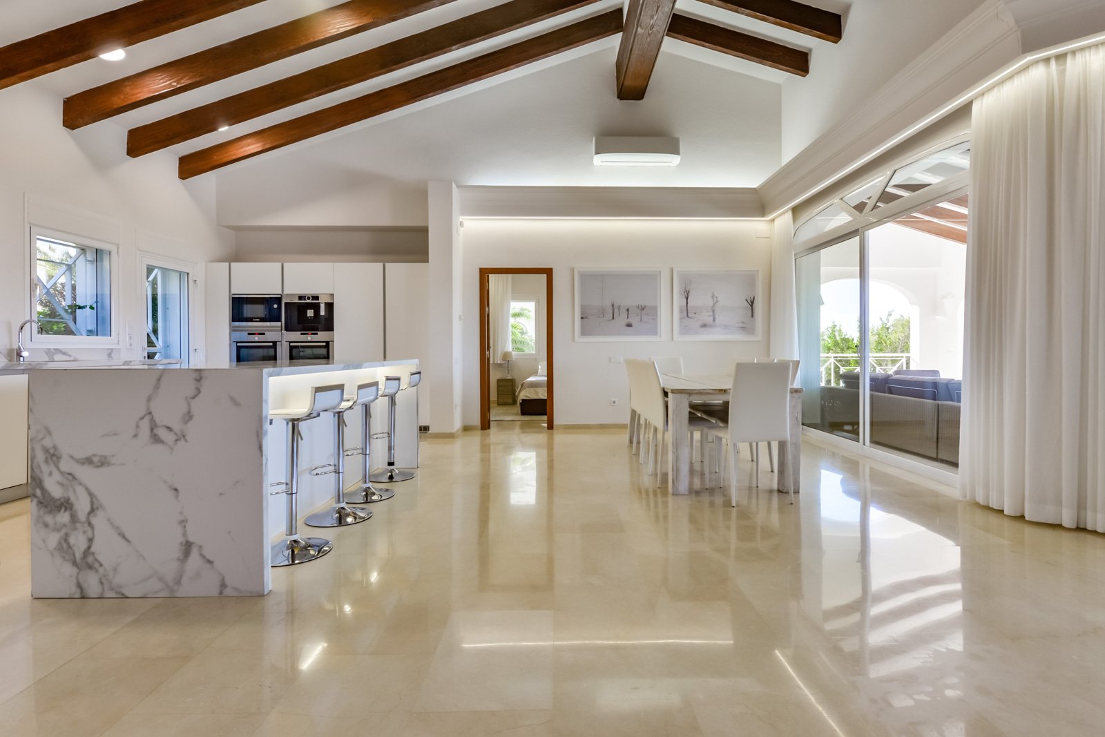 4495ALT Luxuriöse Villa mit Meerblick und geräumigem Gästehaus zum Verkauf in Sierra de Altea4495ALT Luxueuze villa met zeezicht en ruim gastenverblij